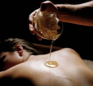 Aromatherapy Massage (60mins / 90 mins)